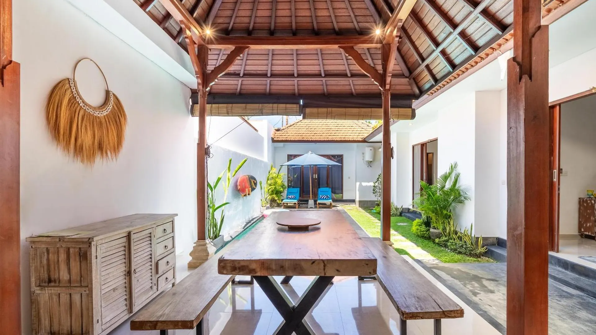 4-Bedroom Pool Villa Near Seminyak Center 0*,  Indonésie
