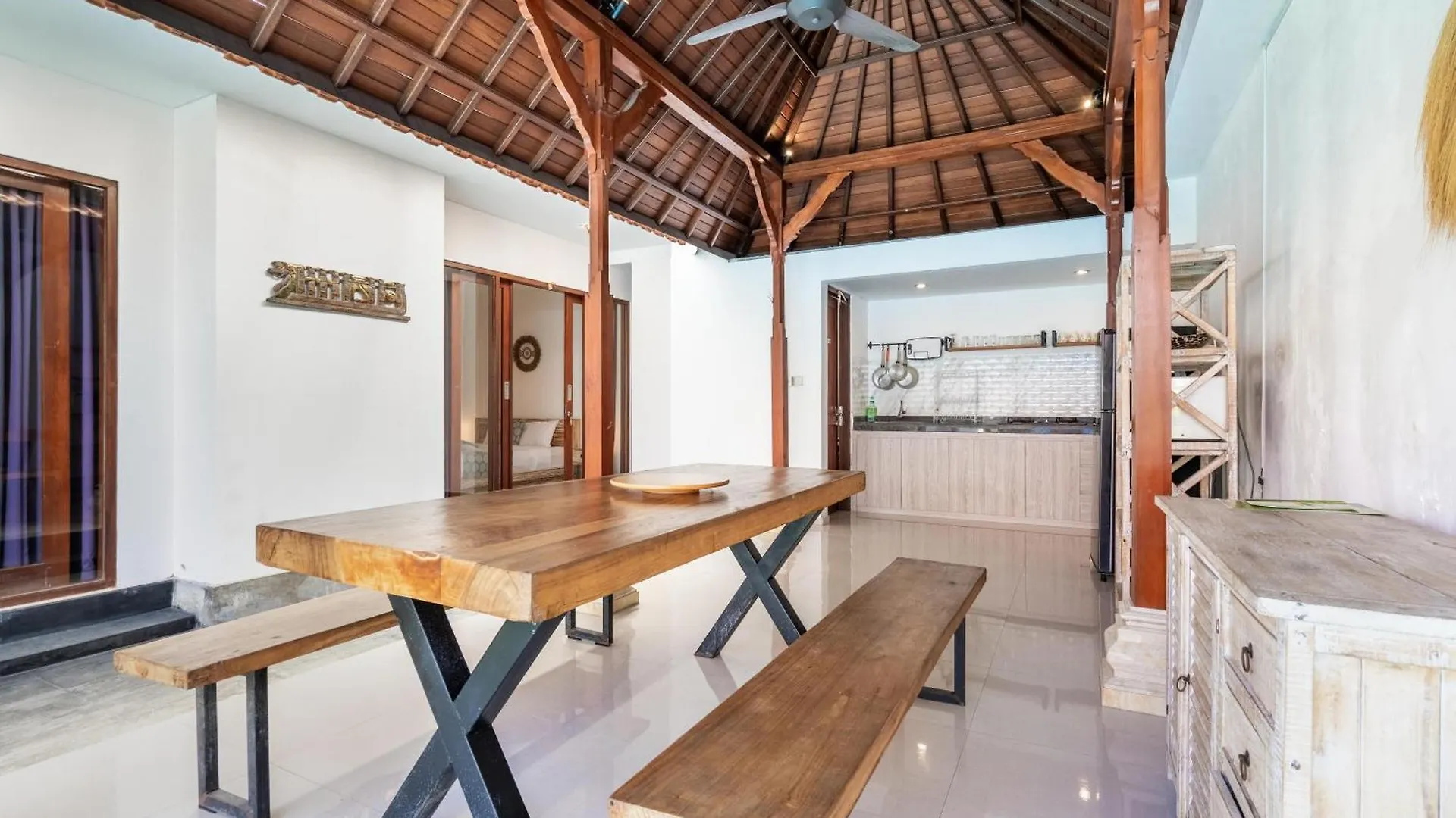 4-Bedroom Pool Villa Near Seminyak Center Indonésie