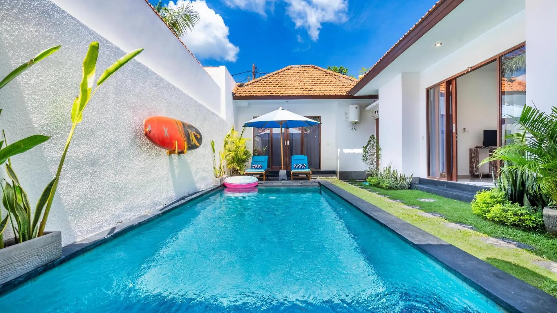 4-Bedroom Pool Villa Near Seminyak Center 0*,  Endonezya